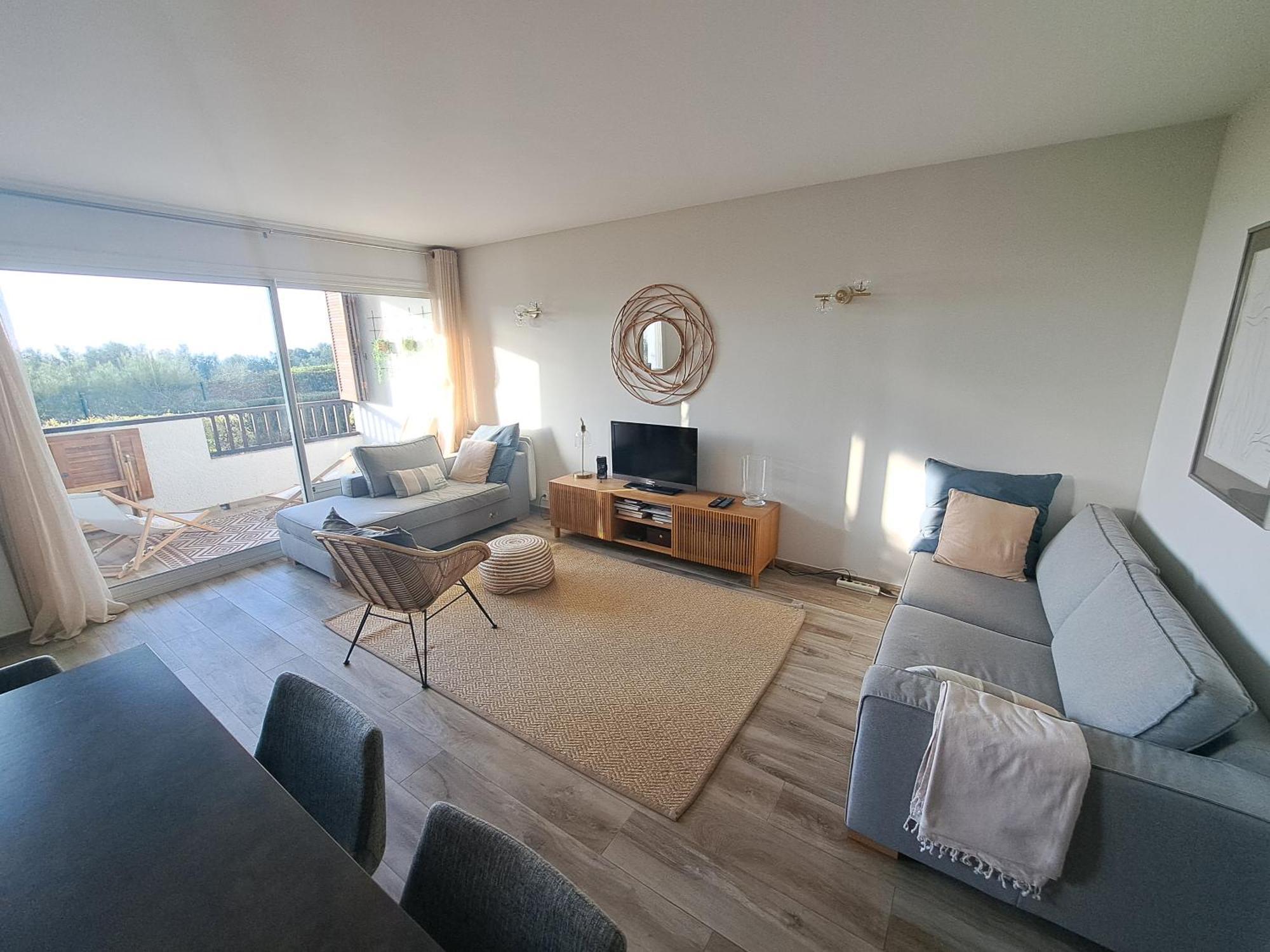 Superbe Appartement Piscine, Tennis, Vue Mer Et Decore Avec Gout Cassis Bagian luar foto