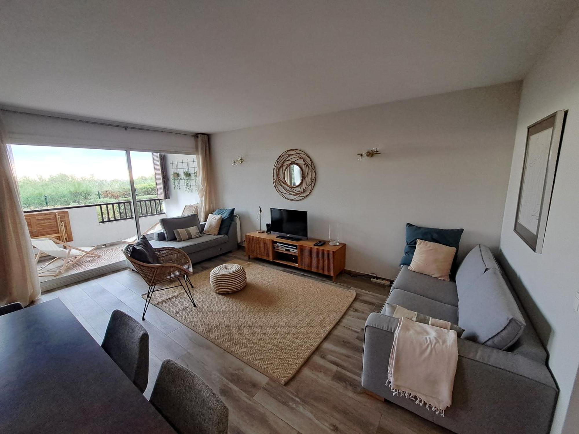 Superbe Appartement Piscine, Tennis, Vue Mer Et Decore Avec Gout Cassis Bagian luar foto